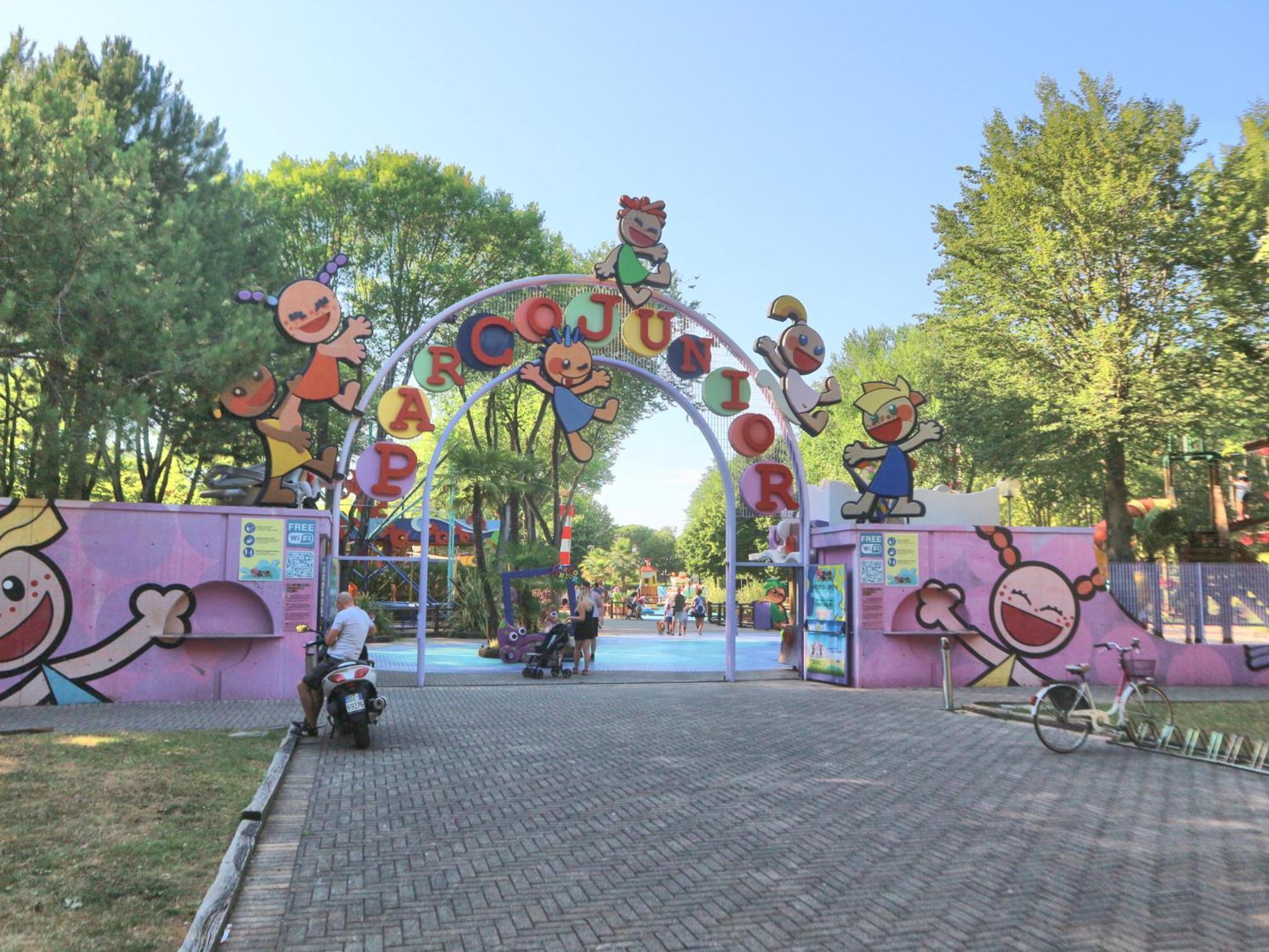 Carinzia Apartman Lignano Sabbiadoro Kültér fotó